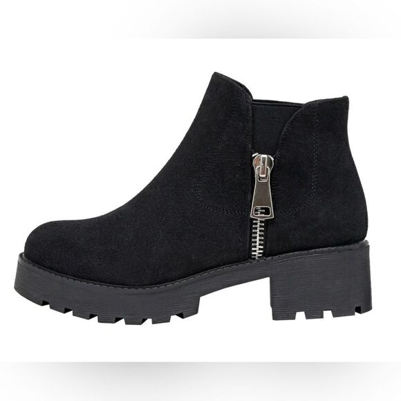 Cushionaire Portia Chunky Black Vegan Leather Ankle Boots size 9 - Picture 1 of 9